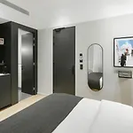 The Modernist 4*