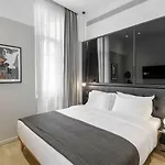 The Modernist Hotel Salonic