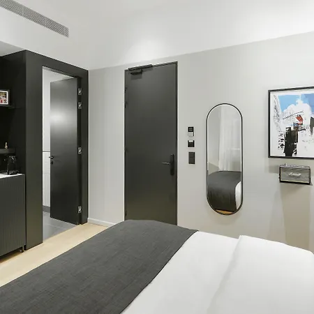 The Modernist 4*