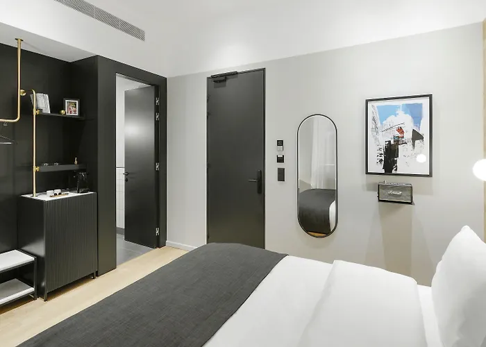 The Modernist 4*