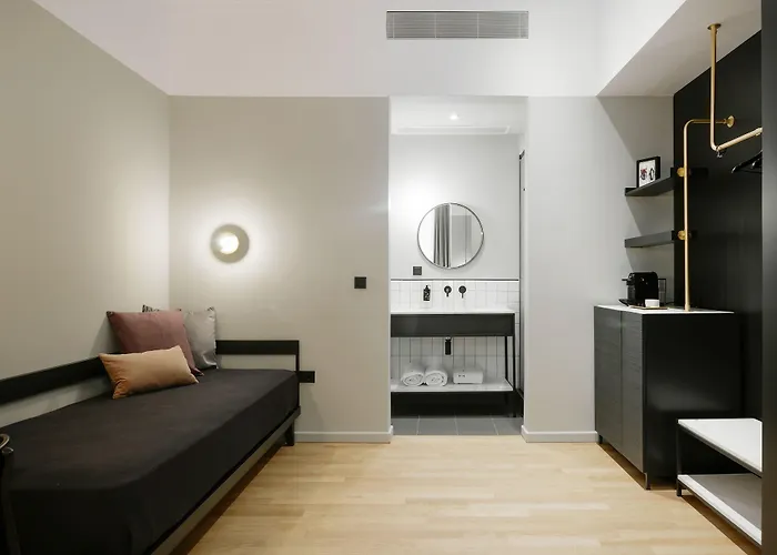 The Modernist 4*