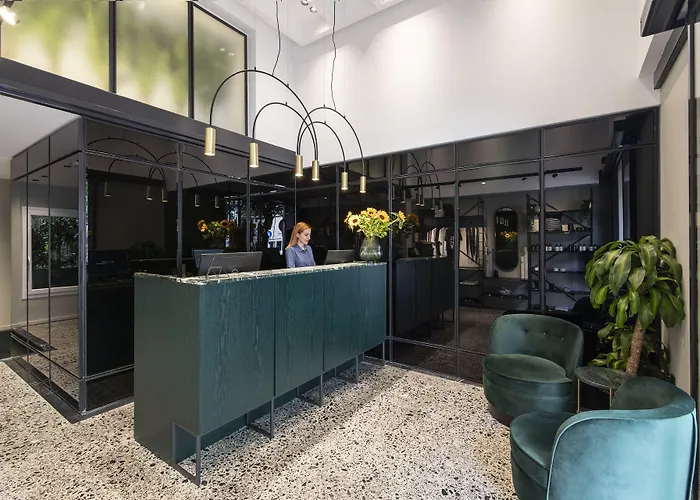 The Modernist 4*